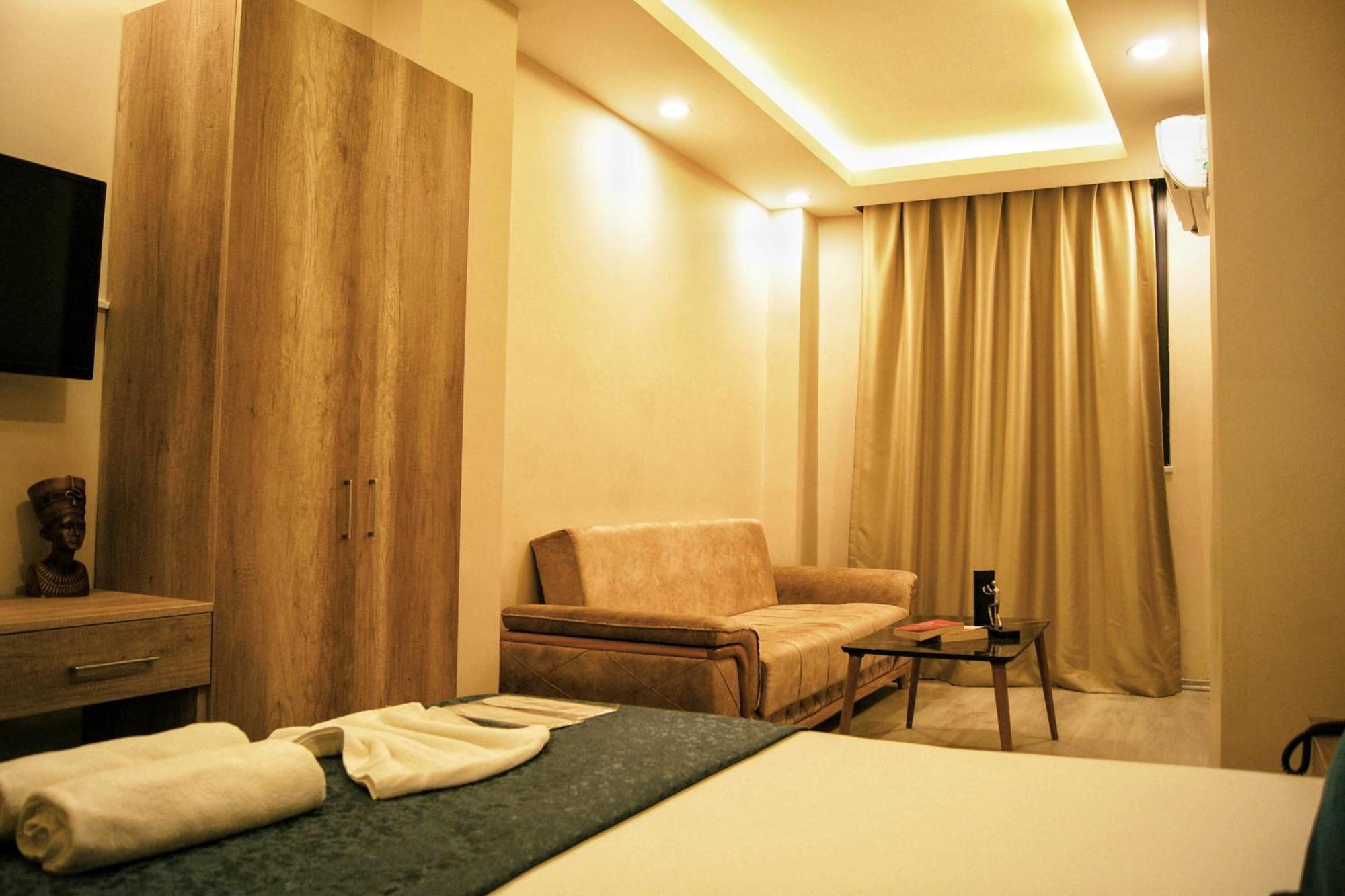 Hotel Destinia Pera 4*